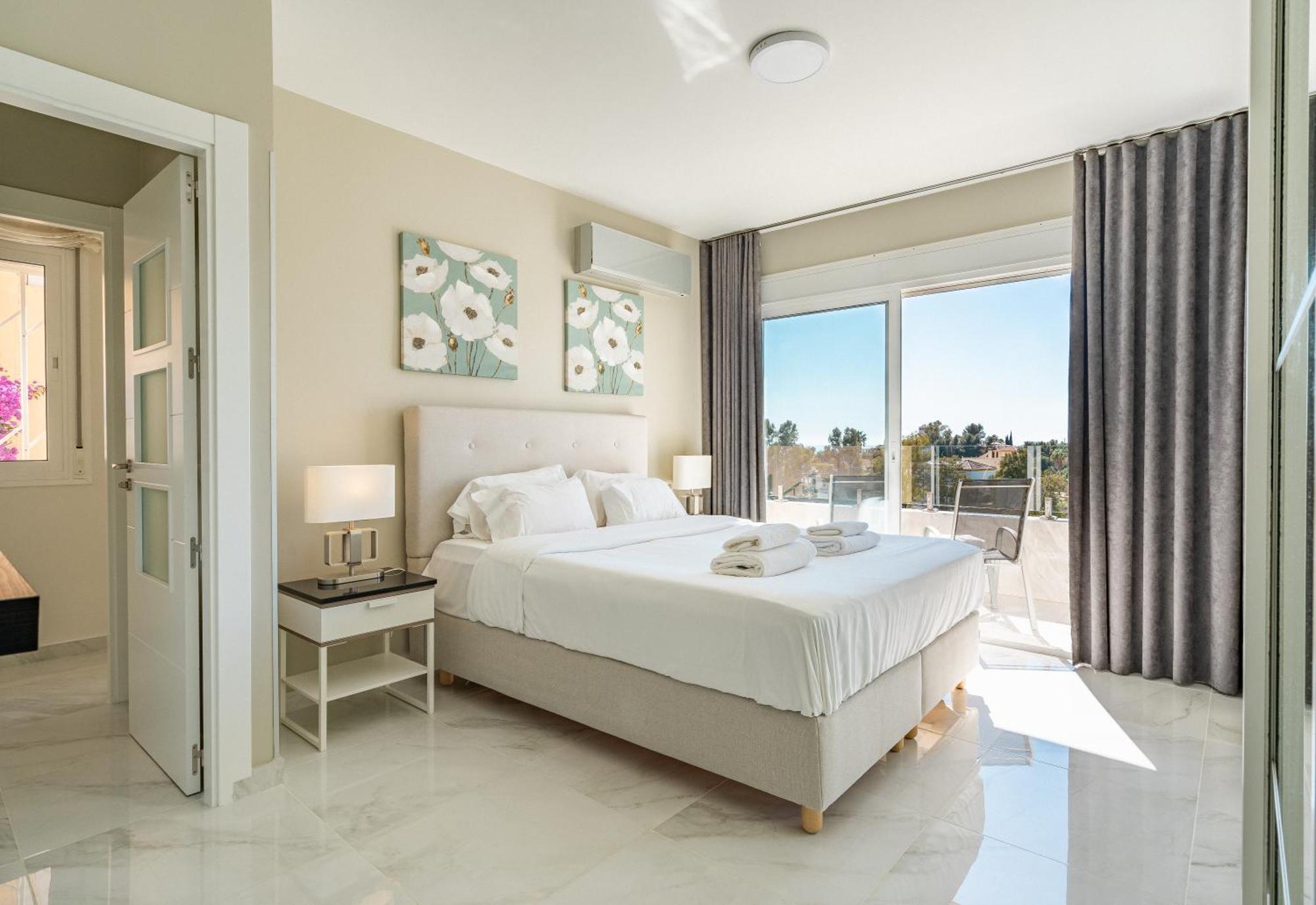 Private Luxurious Hillside Villa With Pool & Sea Views For 8 To 10 Ppl Fuengirola Dış mekan fotoğraf