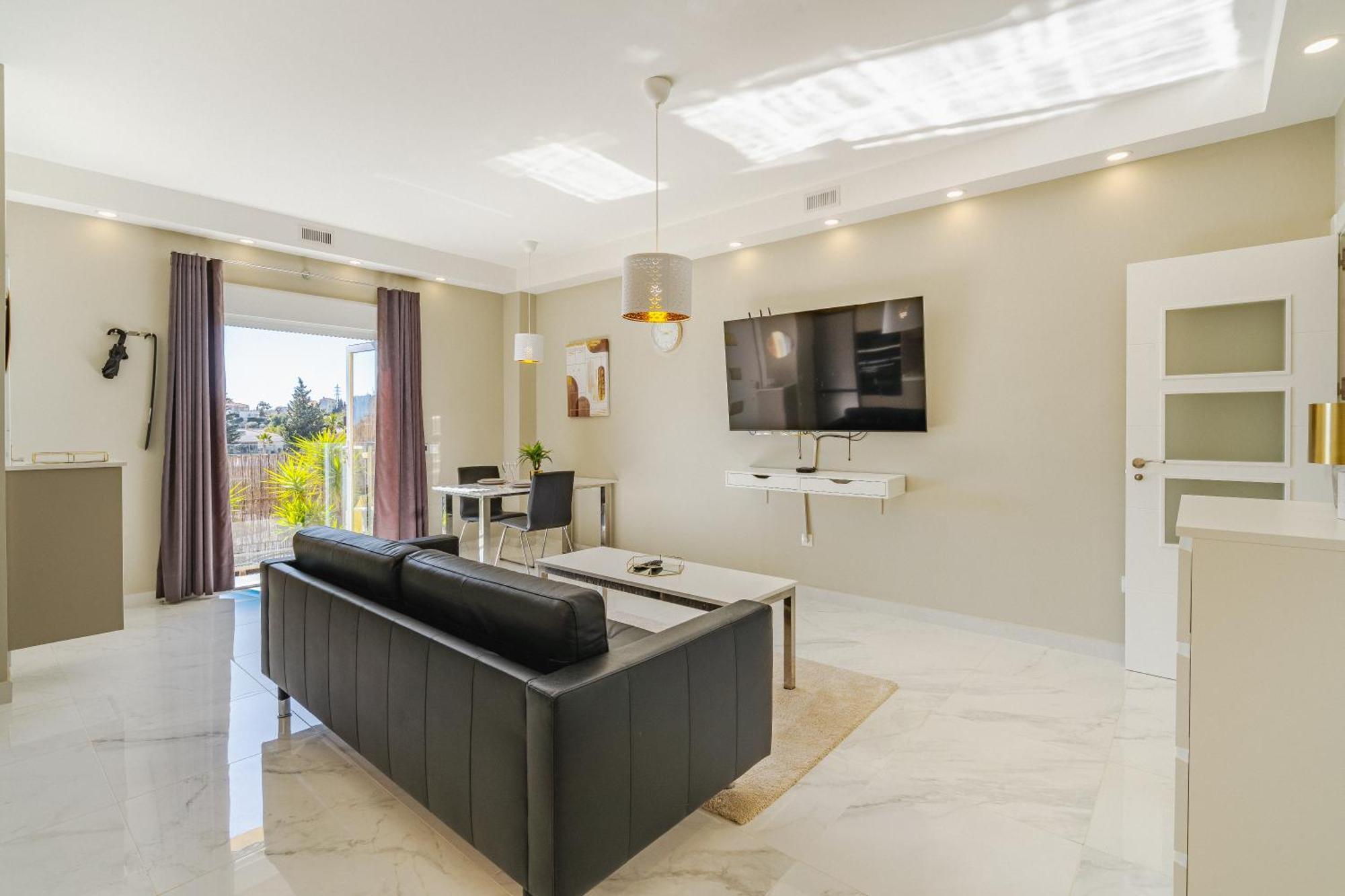 Private Luxurious Hillside Villa With Pool & Sea Views For 8 To 10 Ppl Fuengirola Dış mekan fotoğraf