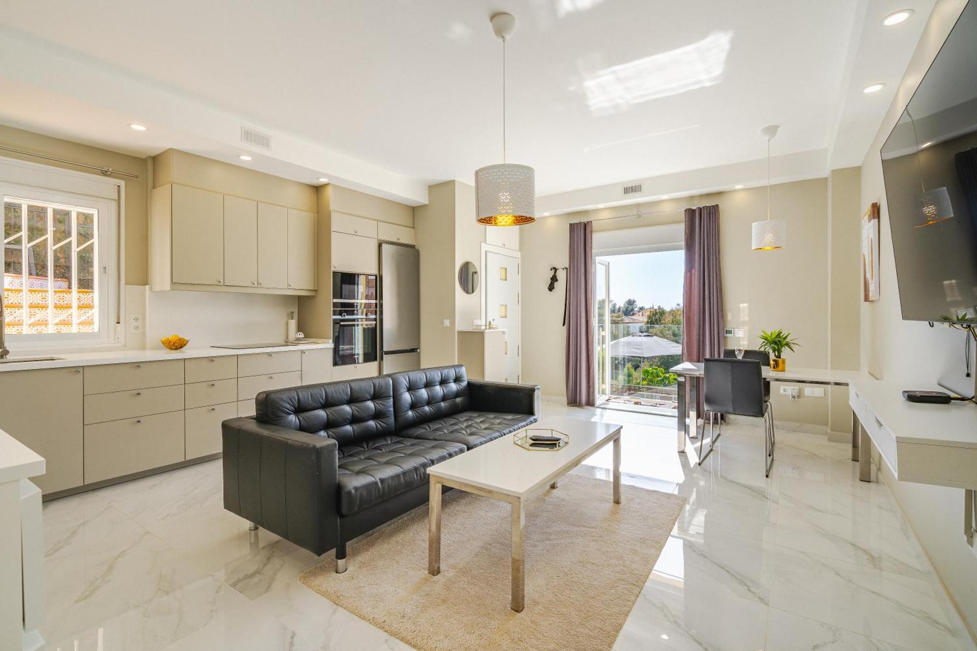 Private Luxurious Hillside Villa With Pool & Sea Views For 8 To 10 Ppl Fuengirola Dış mekan fotoğraf